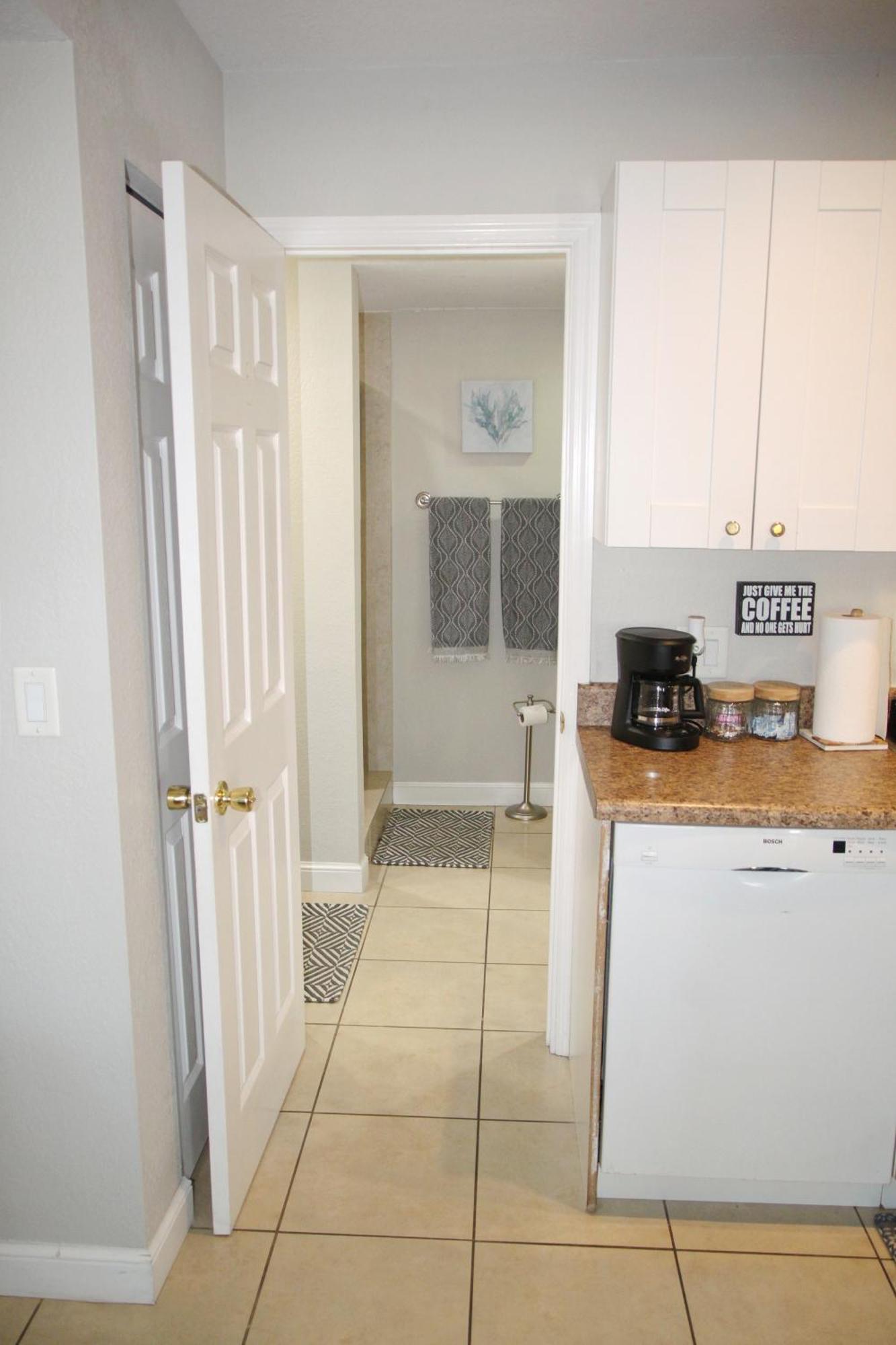 Naples Park Oasis - Cozy Two Bedroom Apartment Exterior foto